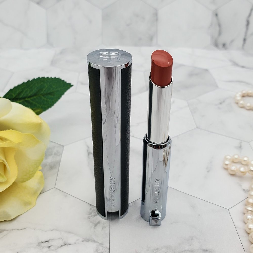 RARE! NEW! Givenchy Rouge A Porter